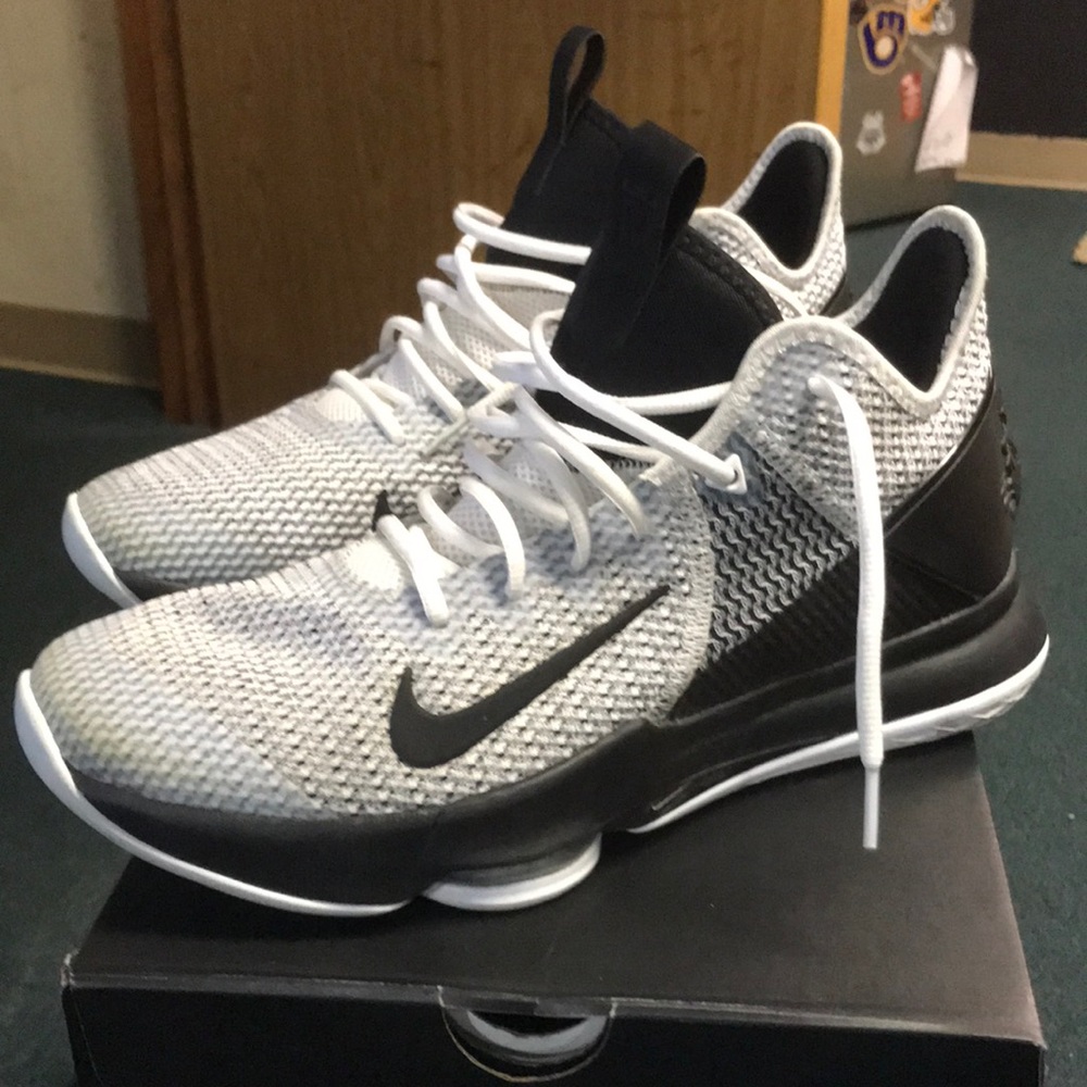 Nike Lebron Witness IV size 11.5 , like new